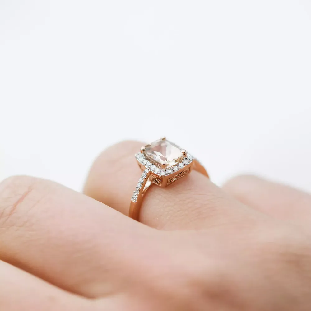 Jacqueline diamantring i rosegull med morganitt