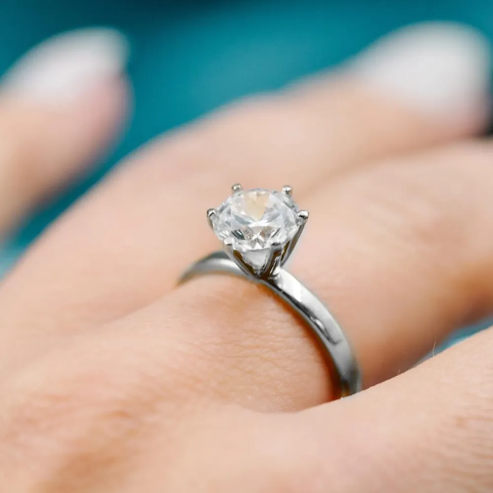 Contessa ring i hvitt gull med LAB-diamant