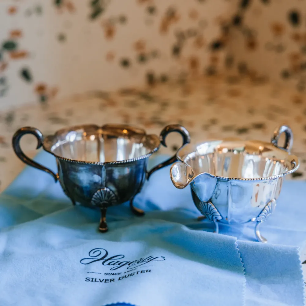 Sølv før og etter puss med Hagerty