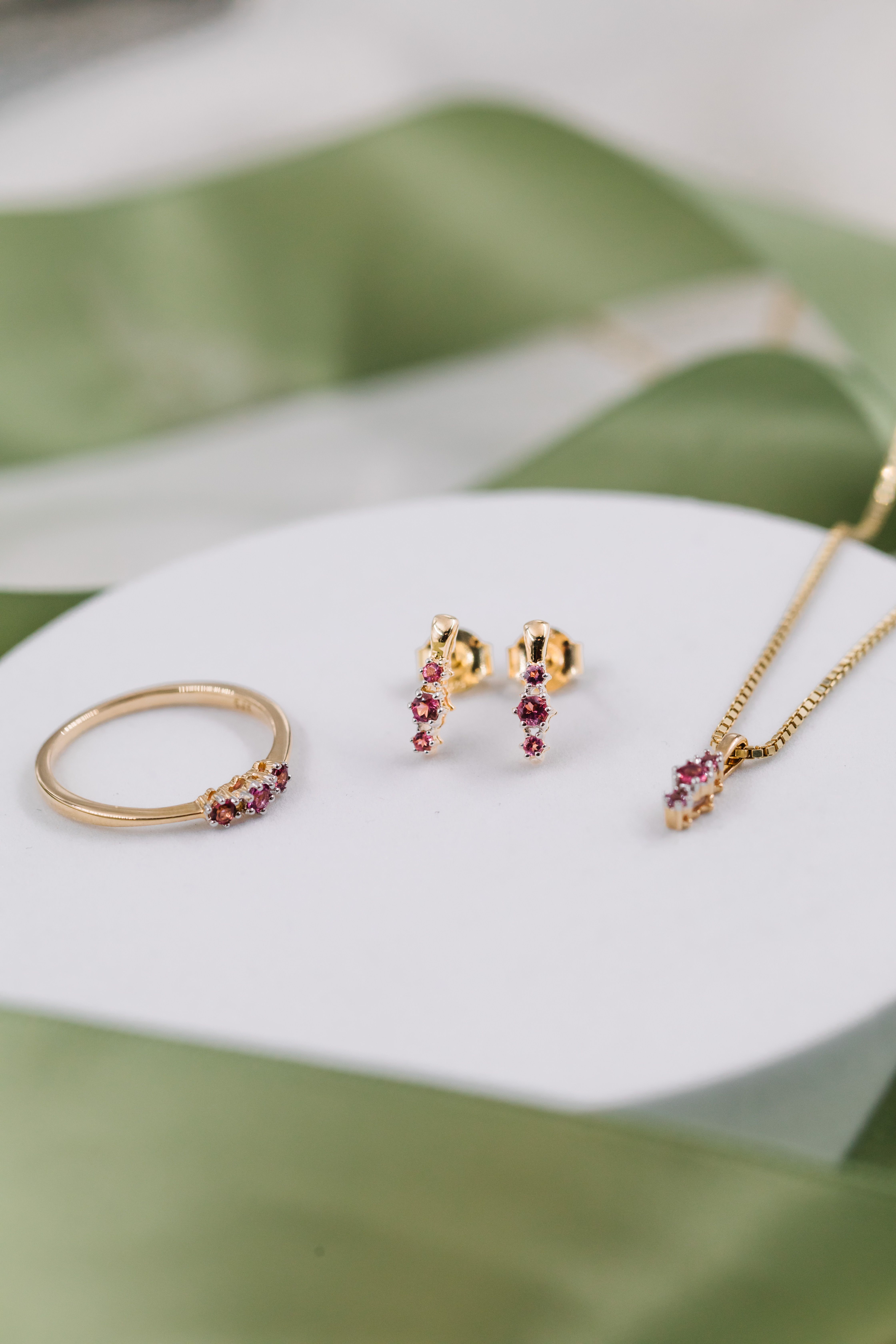 Nora gullsmykker med turmalin