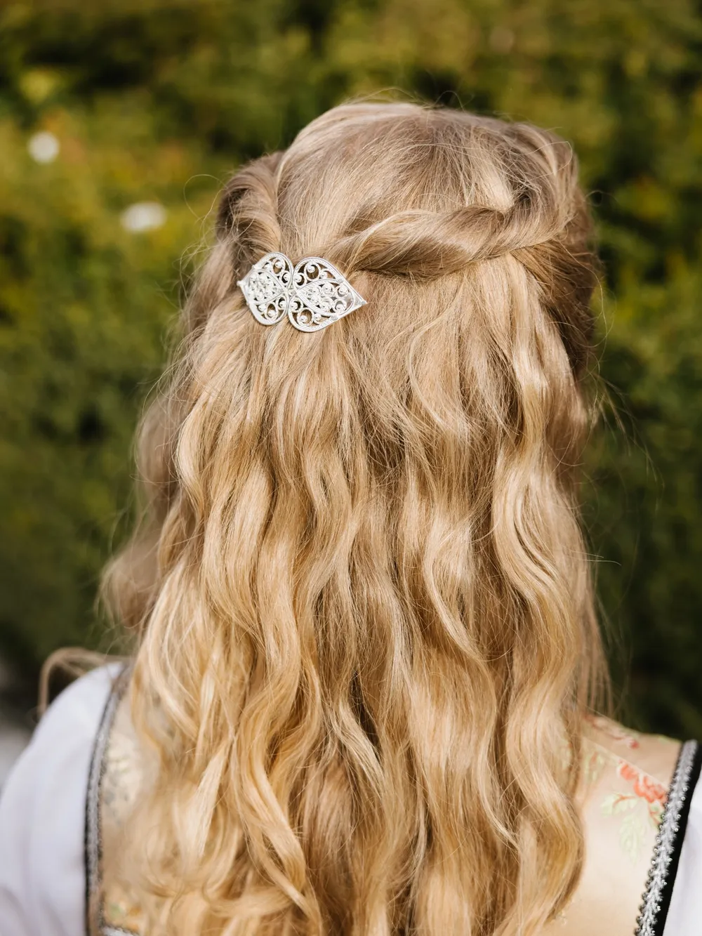 Hårspenne til bunad i hår