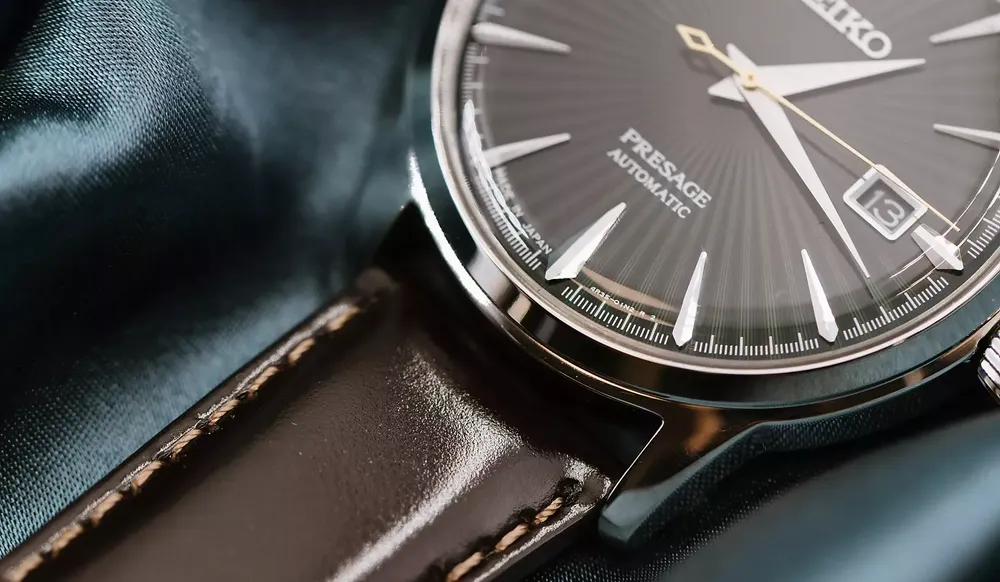 Klokke fra Seiko med skinnrem