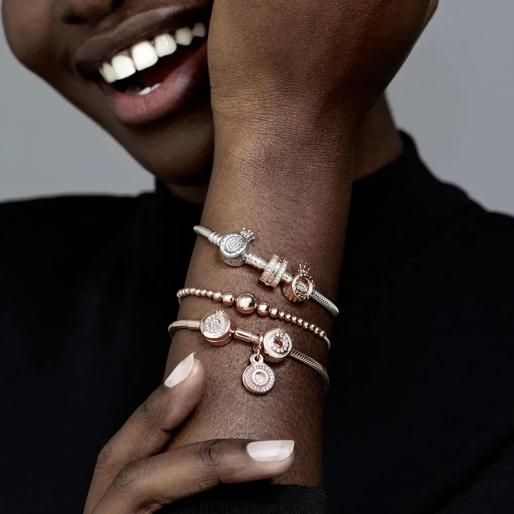 Pandora armbånd med charms