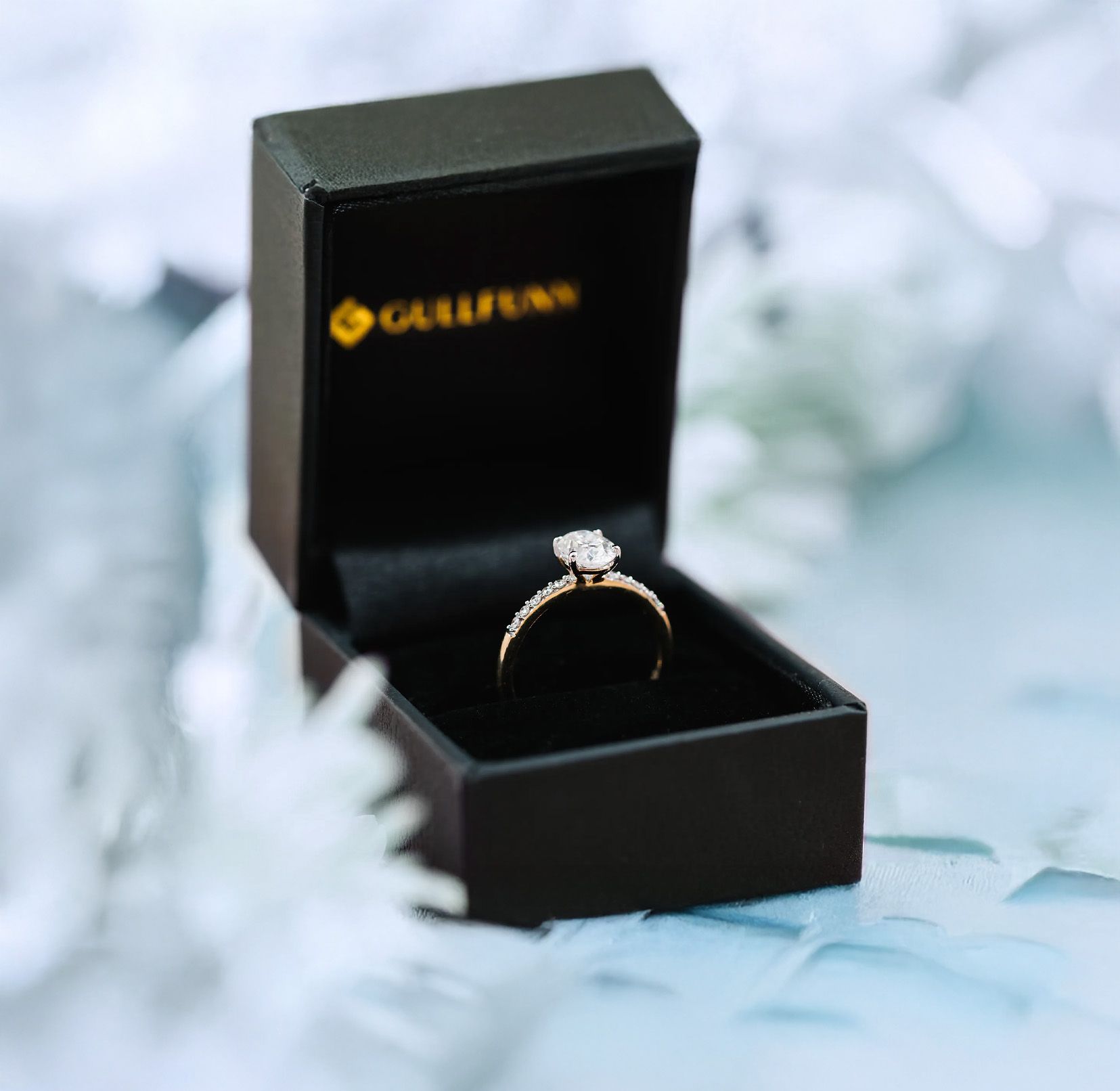 Olivia diamantring i gult gull