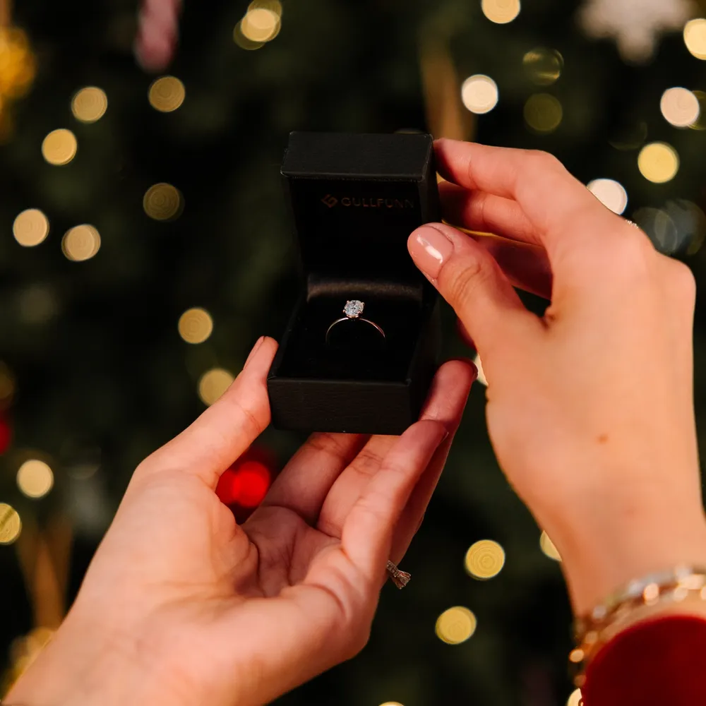 Juliett ring med moissanite