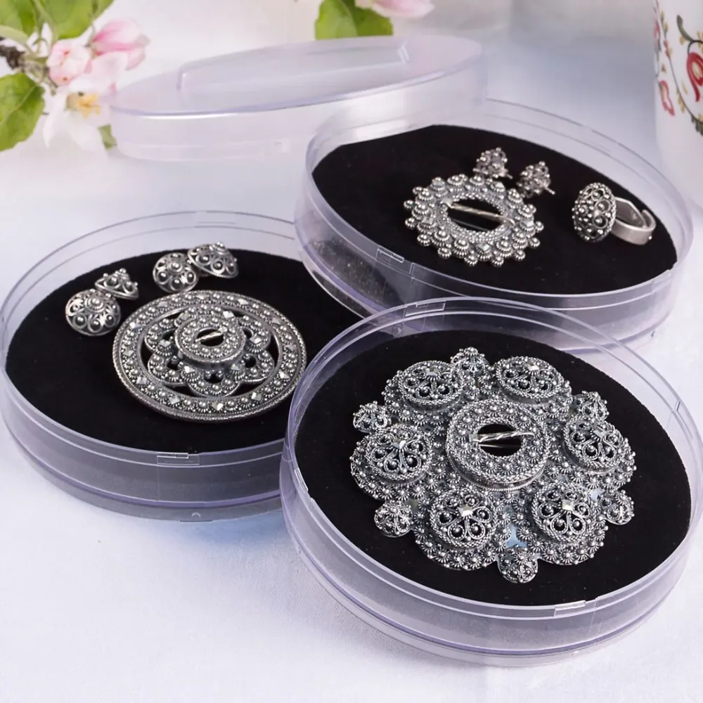 Bunadsølv i skrin fra Telerosa