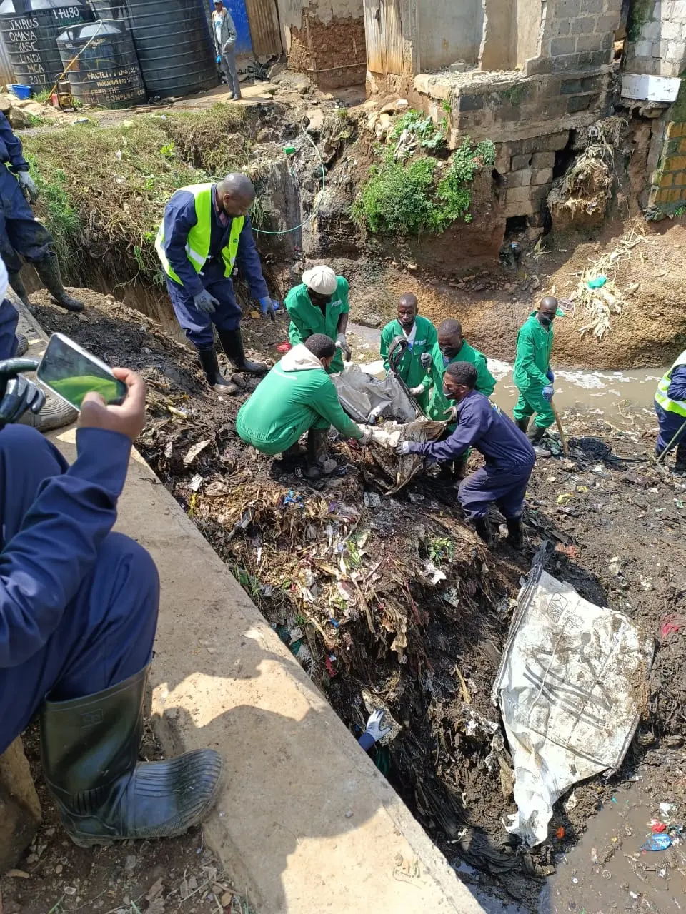 Field report: Day 1 of 3 for KAPRO & PAKPRO Ngong River Clean Up.