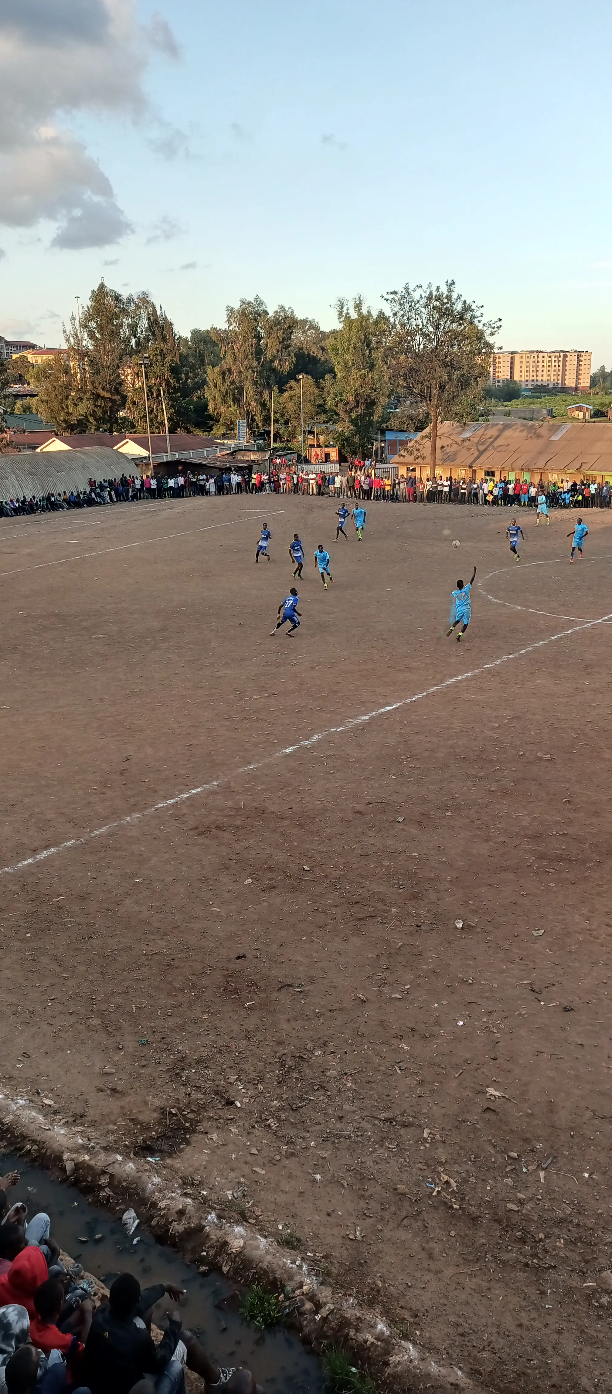 Field report gallery image 2: A successful day it is - Sports and children feeding program.