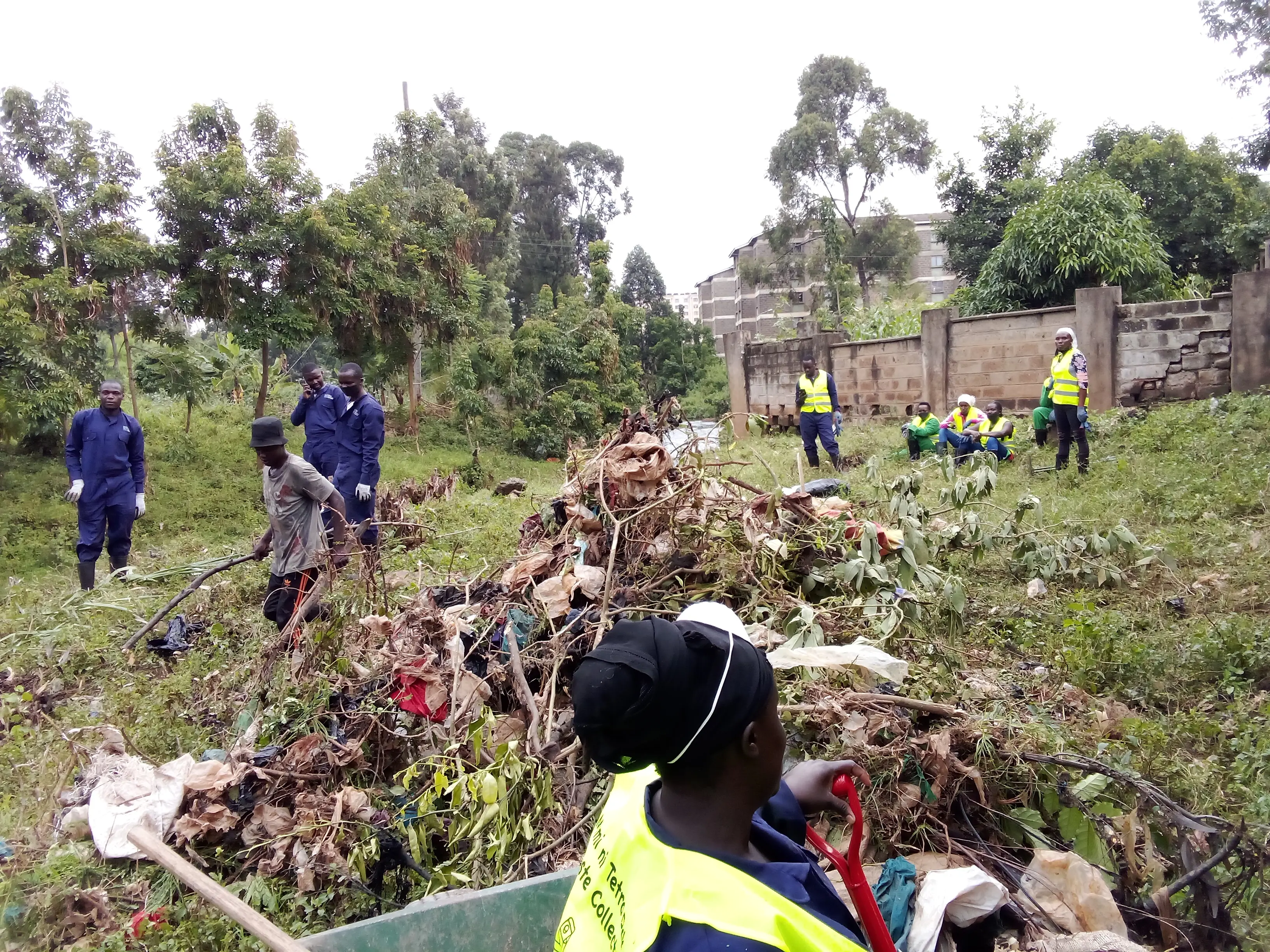 Field report gallery image 3: Day 1 of 3 for KAPRO & PAKPRO Ngong River Clean Up.