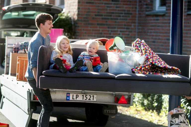 Person som bruker nettbanken
