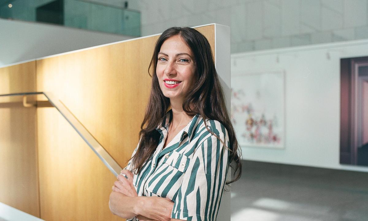 A portrait of Indra Kubicek, CEO of Digital Moment