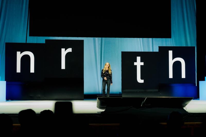Lisa Zarzeczny on stage at Nrth