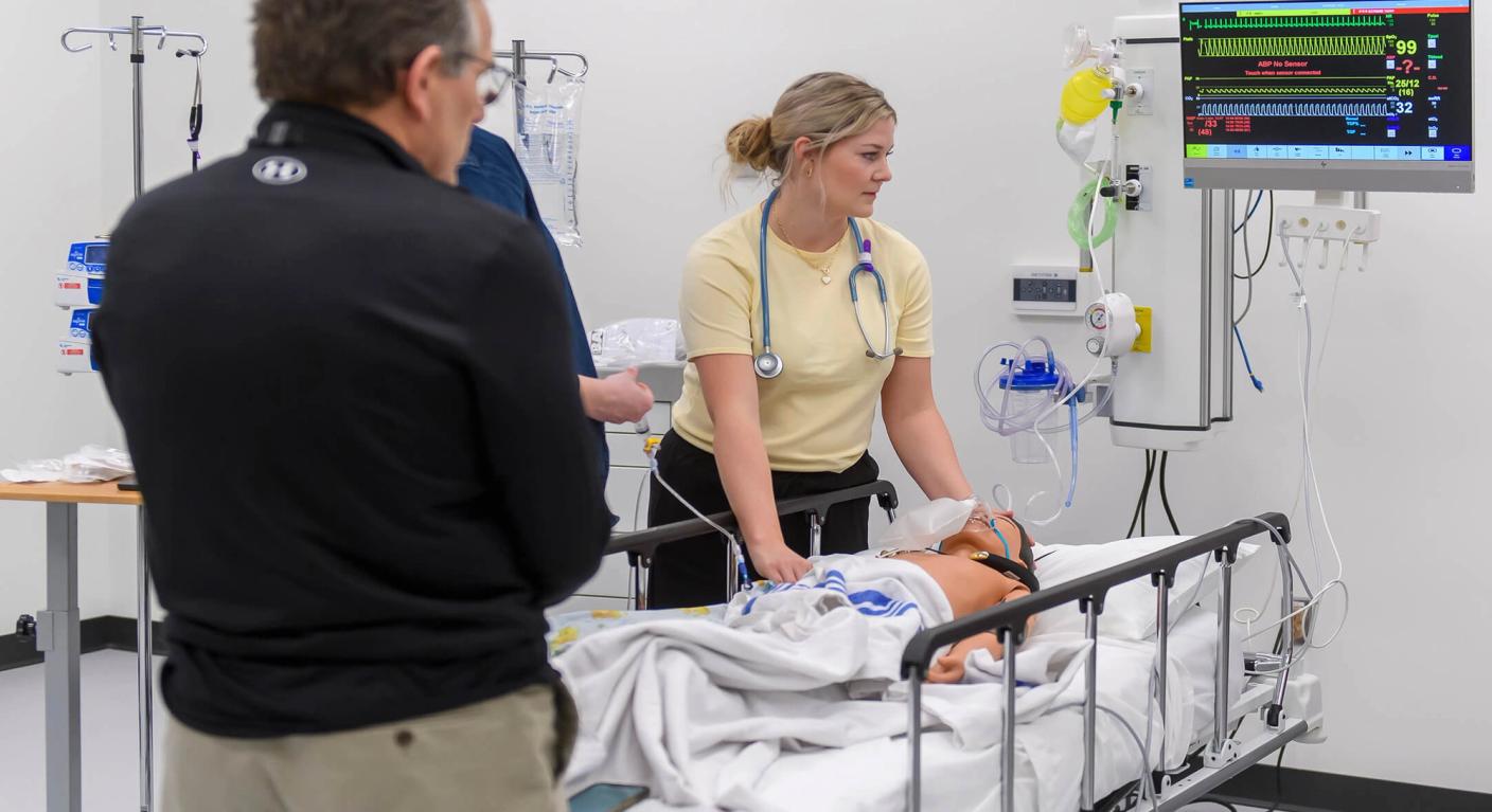 The medical school has what may be Canada’s most advanced simulation centre, including a surgical skills room, 10 advanced simulation rooms, a fully equipped ambulance, two replica apartments with working stoves, open drawers and tripping hazards, and an immersive augmented-reality learning space with sensory experiences of sight, sound, smell and touch.