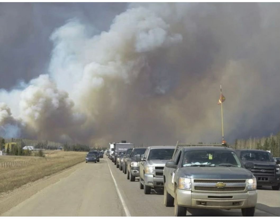 A line of cars behind Kitty Cochrane's car as the family evacuated Fort McMurray in 2016.