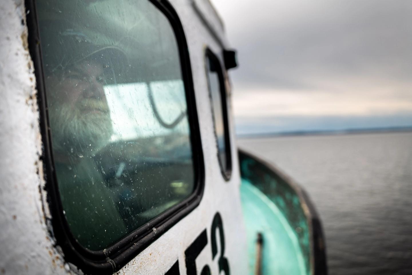 Greg Beckerton was one of the first crab harvesters to try this new way of fishing. Swipe through to see how the ropeless fishing gear works.