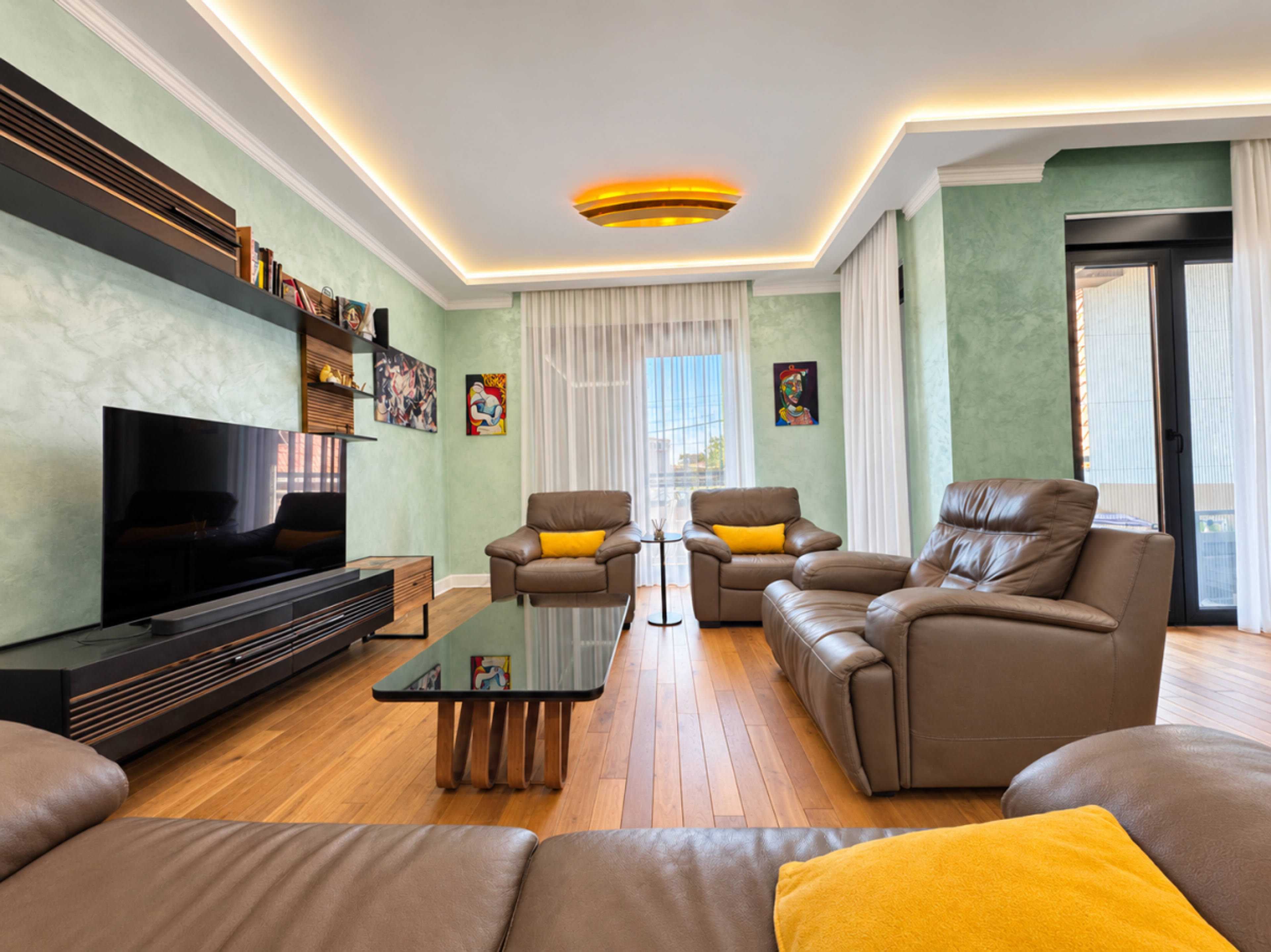 Luxury two-bedroom apartment in Pregrevica with parking