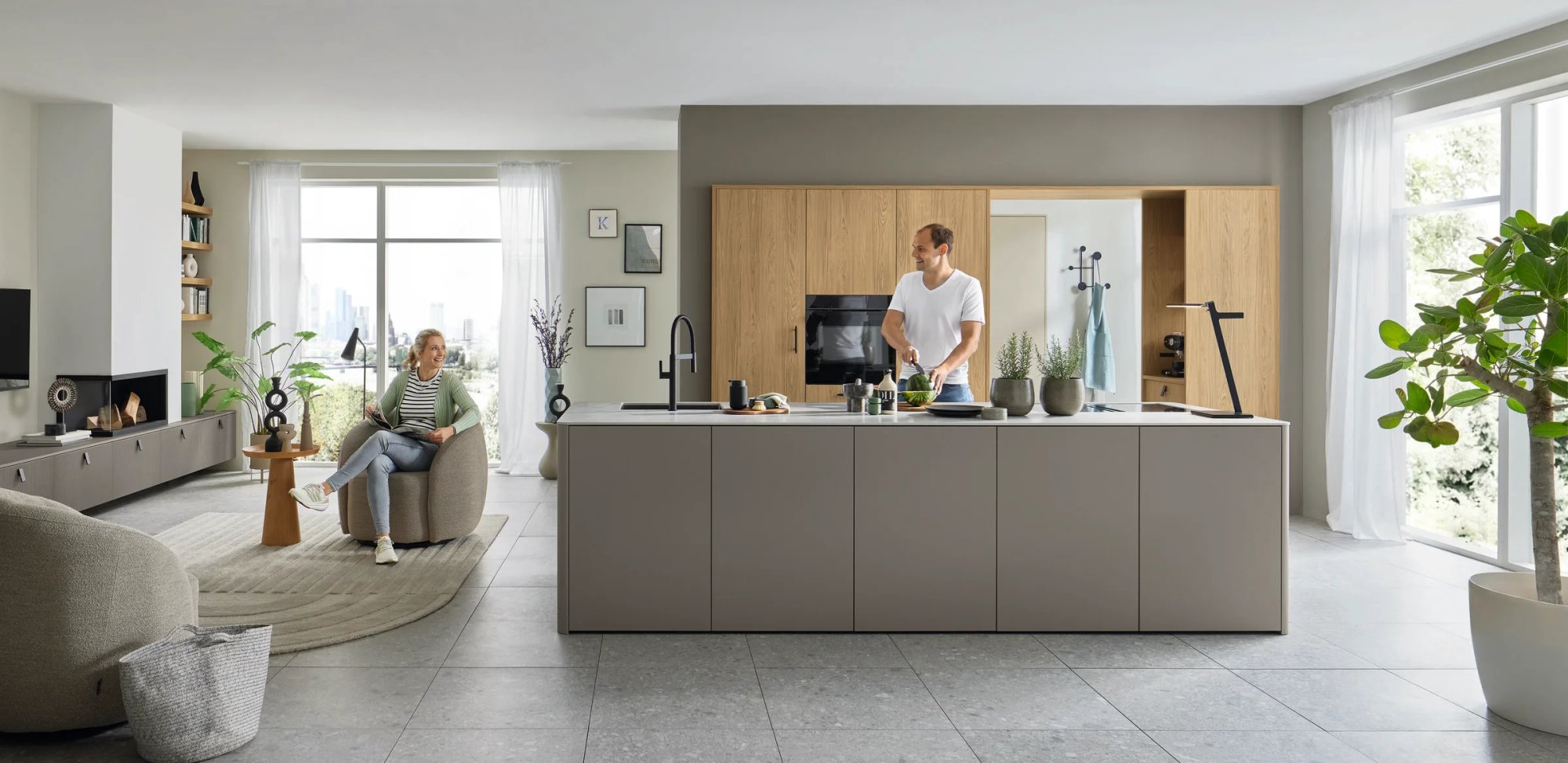 Ballerina Arte S 3267 salige greeploze eilandkeuken met eiken en open haard