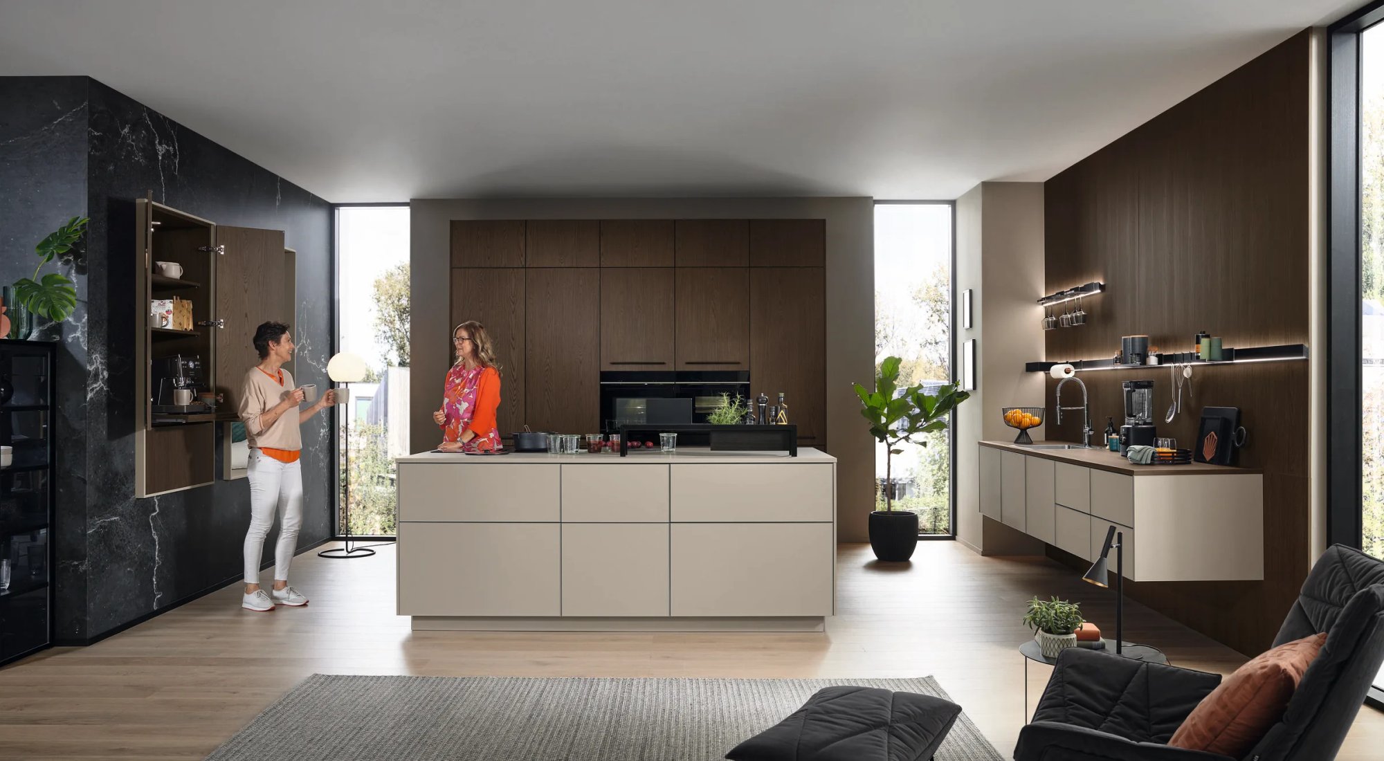 Ballerina Top 1651 Alu Tec 7910 luxe greeploze keuken met donker hout en zwart marmer
