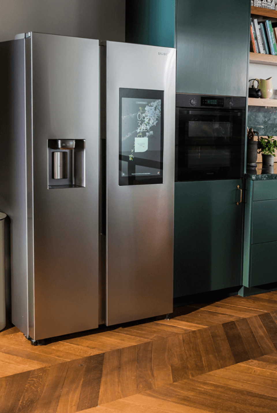 Keukenapparatuur bij Keukenstudio Dordrecht: Alle feitjes op een rijtje - samsung-family-hub-koelkast-keukenapparatuur-keukenstudio-dordrecht