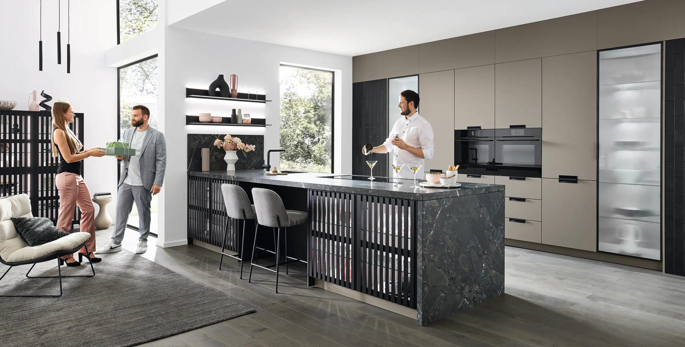 Ballerina Pur 2681 design eilandkeuken met lamellen eiland en donker marmer