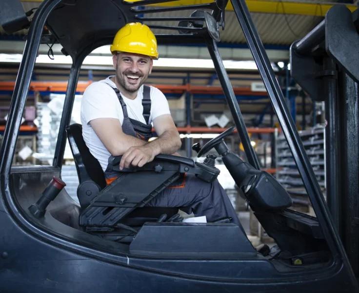 portrait-professional-forklift-driver-factory-s-warehouse.webp