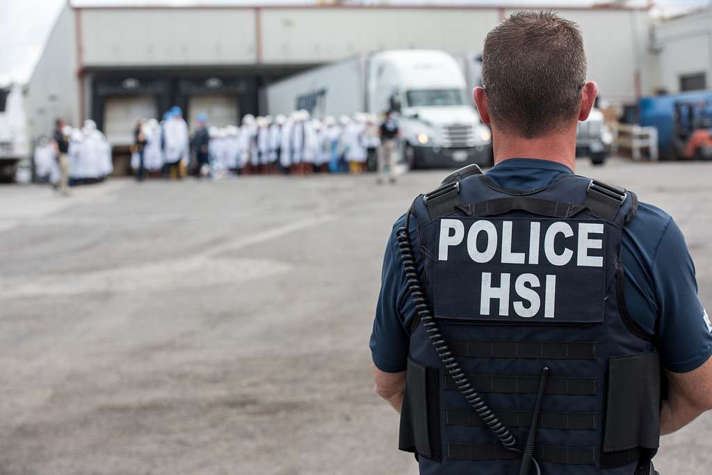 federal agents seize