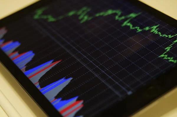 Corporate Advice: Stock Deals – Advantages & Disadvantages
