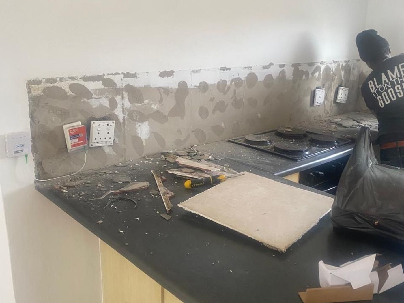 Custom Kitchen Cupboard & Backsplash Installation before renovation