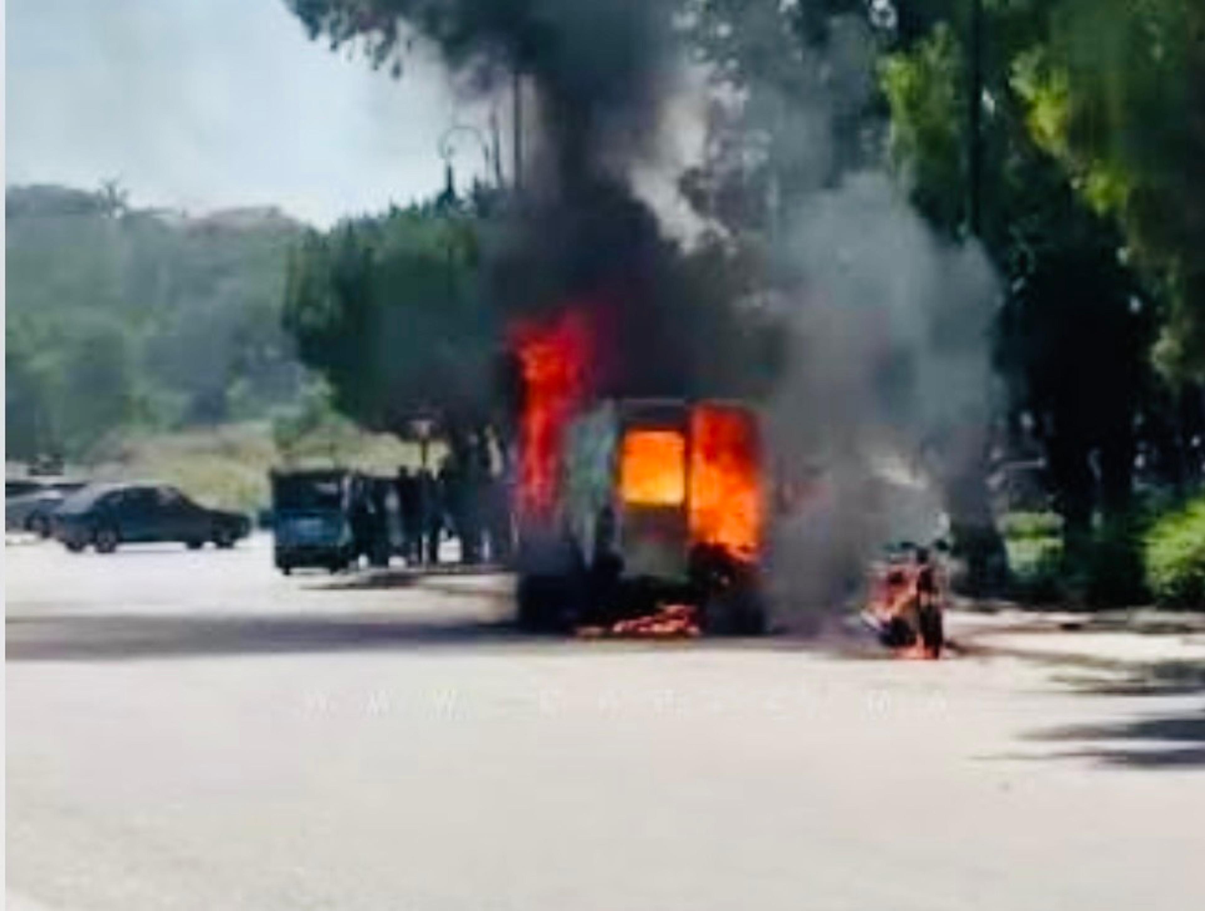 طنجة: فوضى عربات فيلا هاريس.. احتراق عربة 