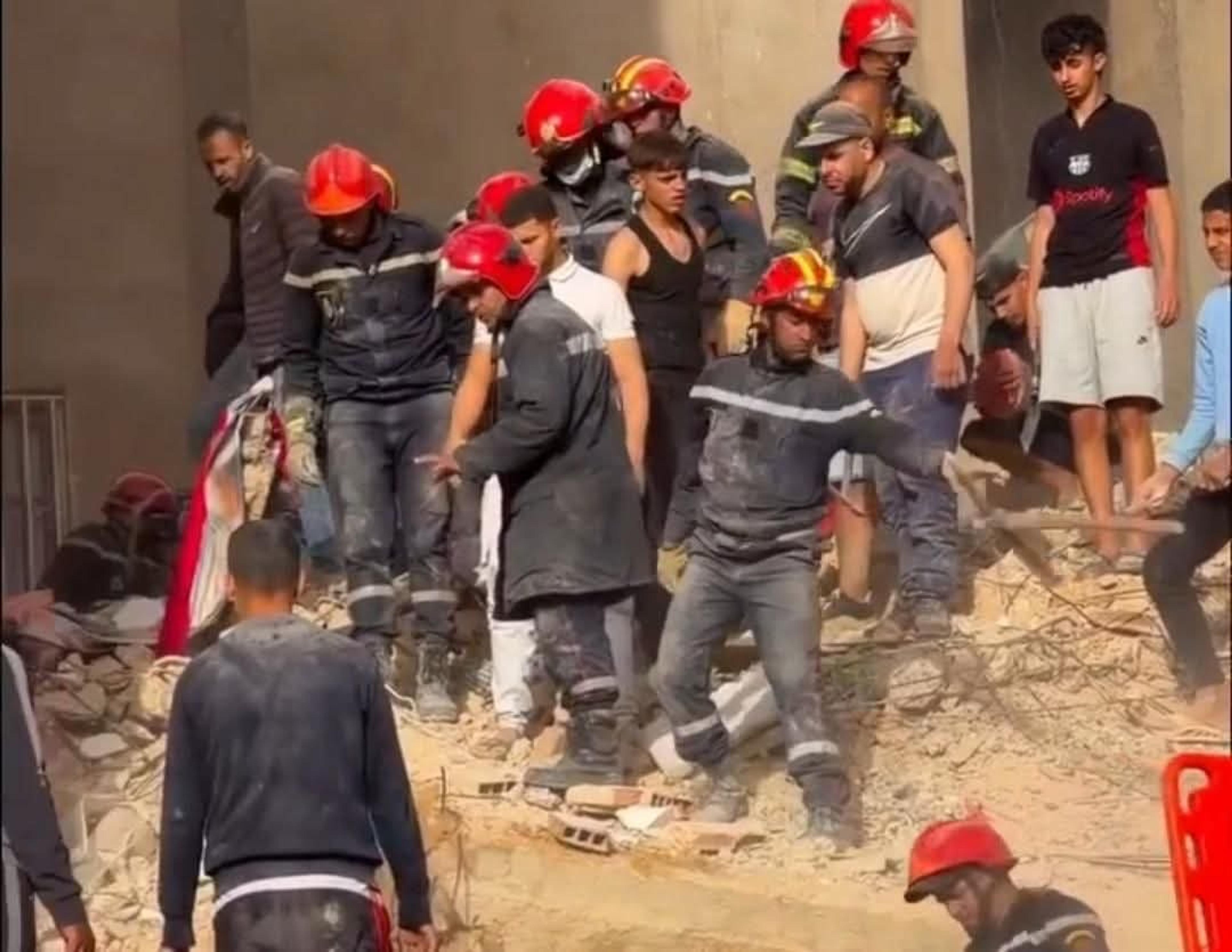 فاس: سبعة قتلى في انهيار عمارة متهالكة 