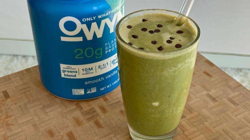 Mint Chocolate Chip Protein Smoothie