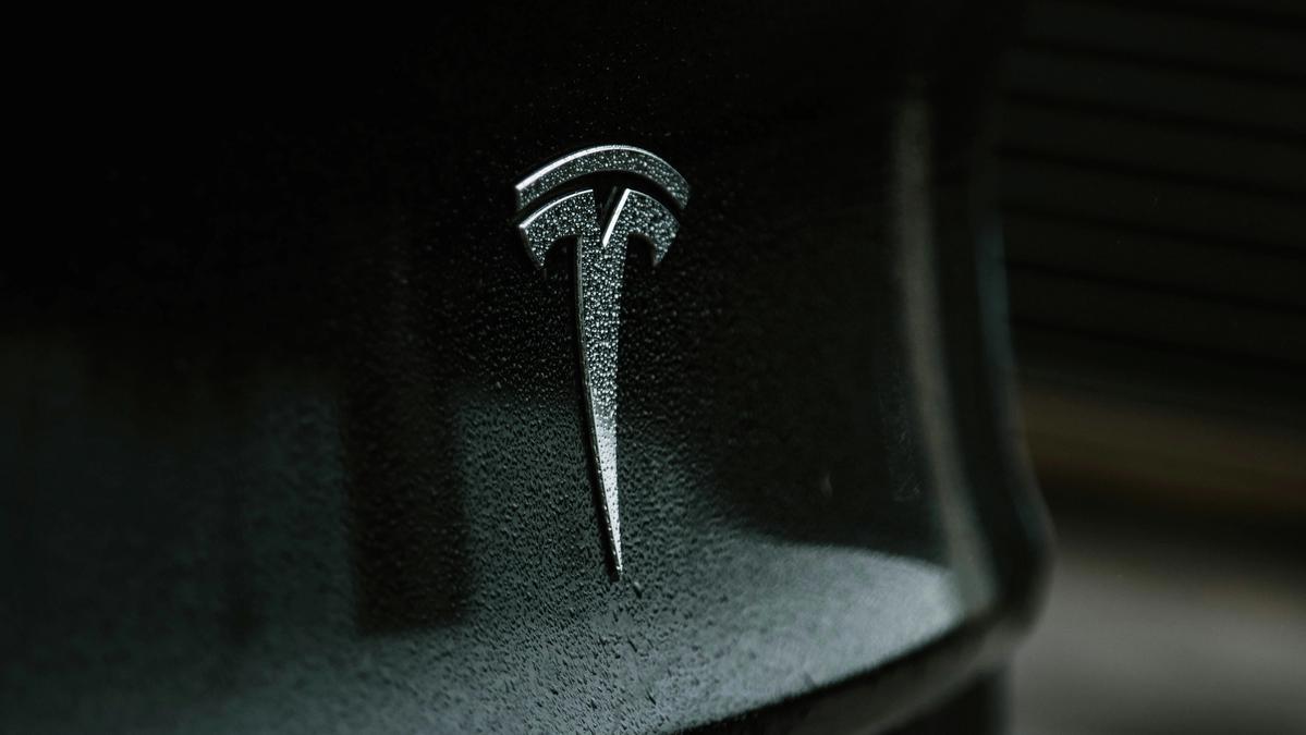 Tesla Ends $8,000 FSD Purchase Option — Subscription-Only After February 14