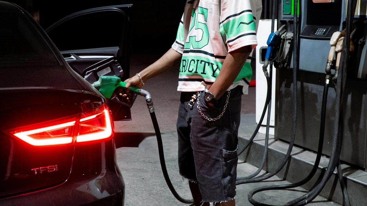 Why Americans Are Trading Trucks for Hybrids as Gas Hits $5