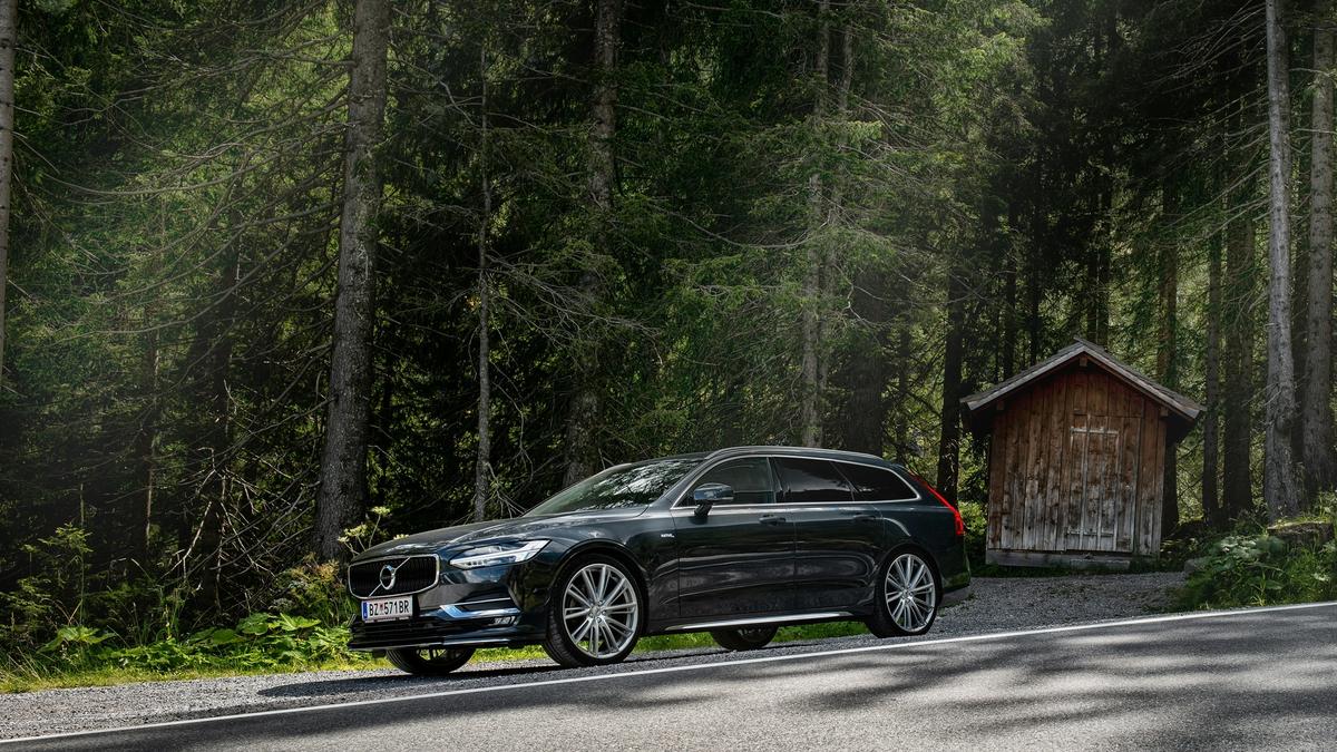 Volvo Recalls 40,000 Electric SUVs: "I'm Afraid to Charge in My Garage"