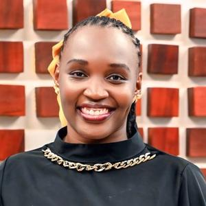 Eva Akurut