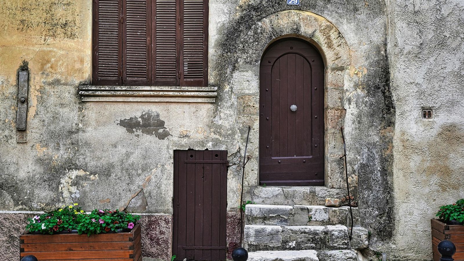 Residential window or exterior door
