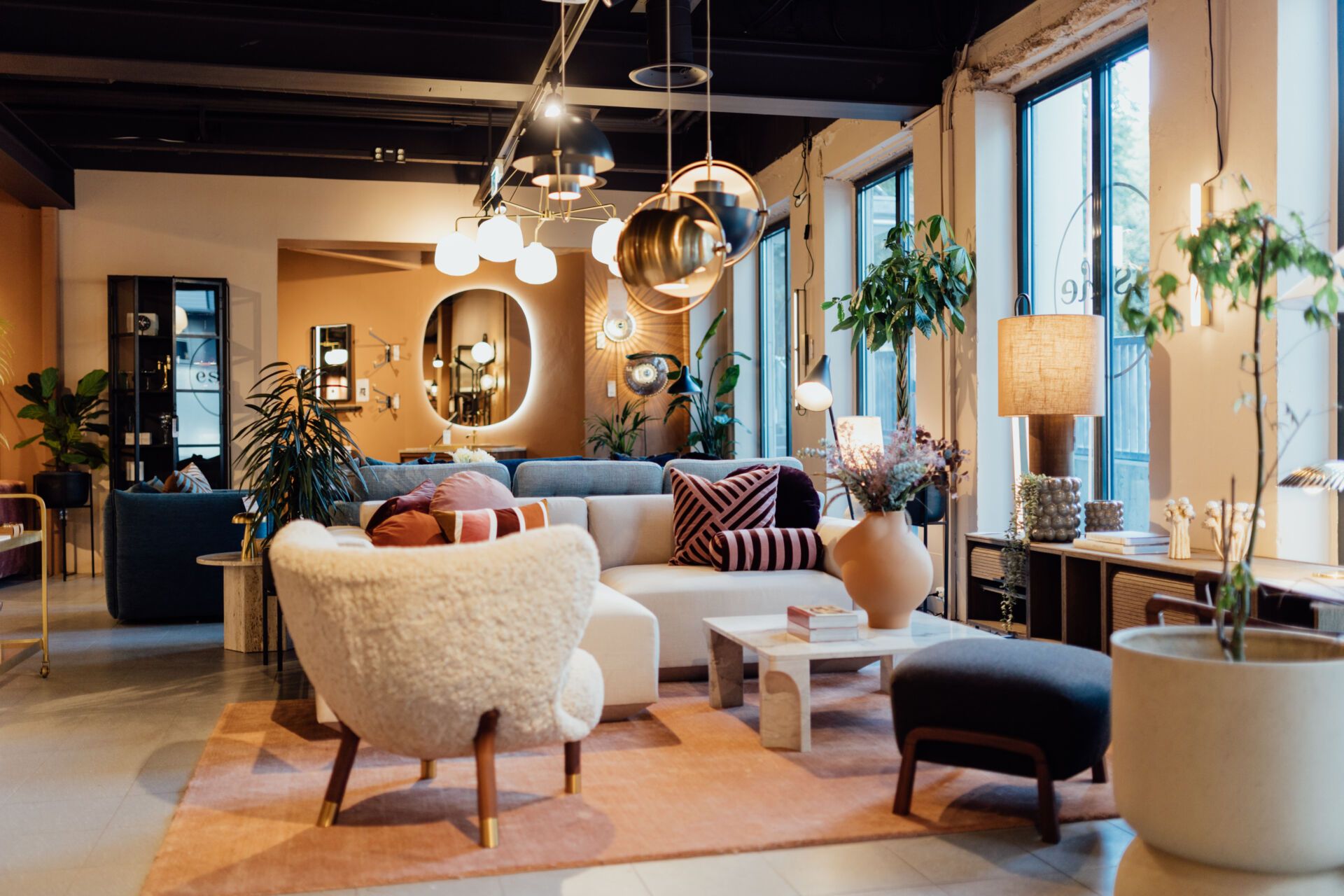 Interior store with new top rankings!