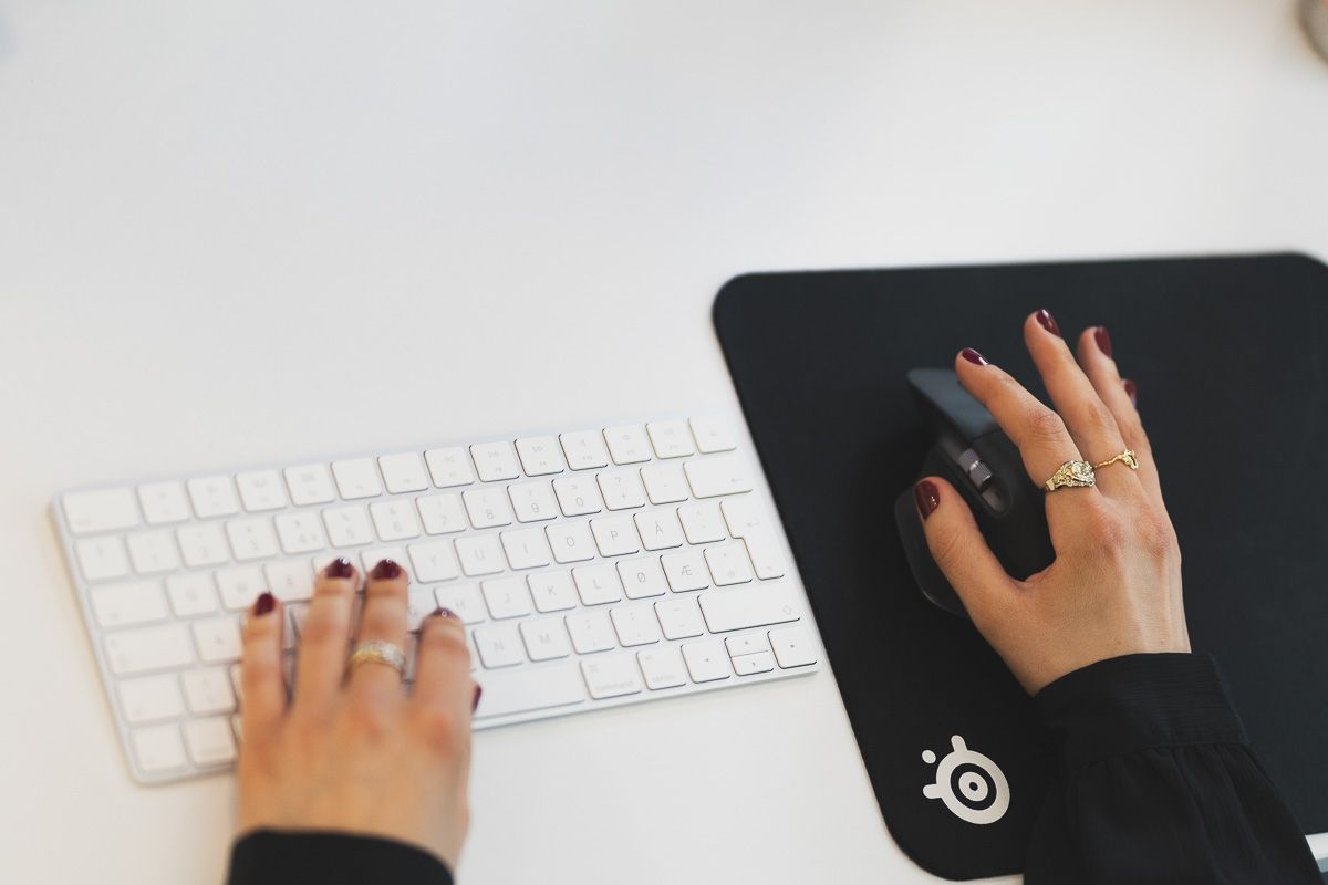 Hva er headless CMS? Fordeler, ulemper og eksempler