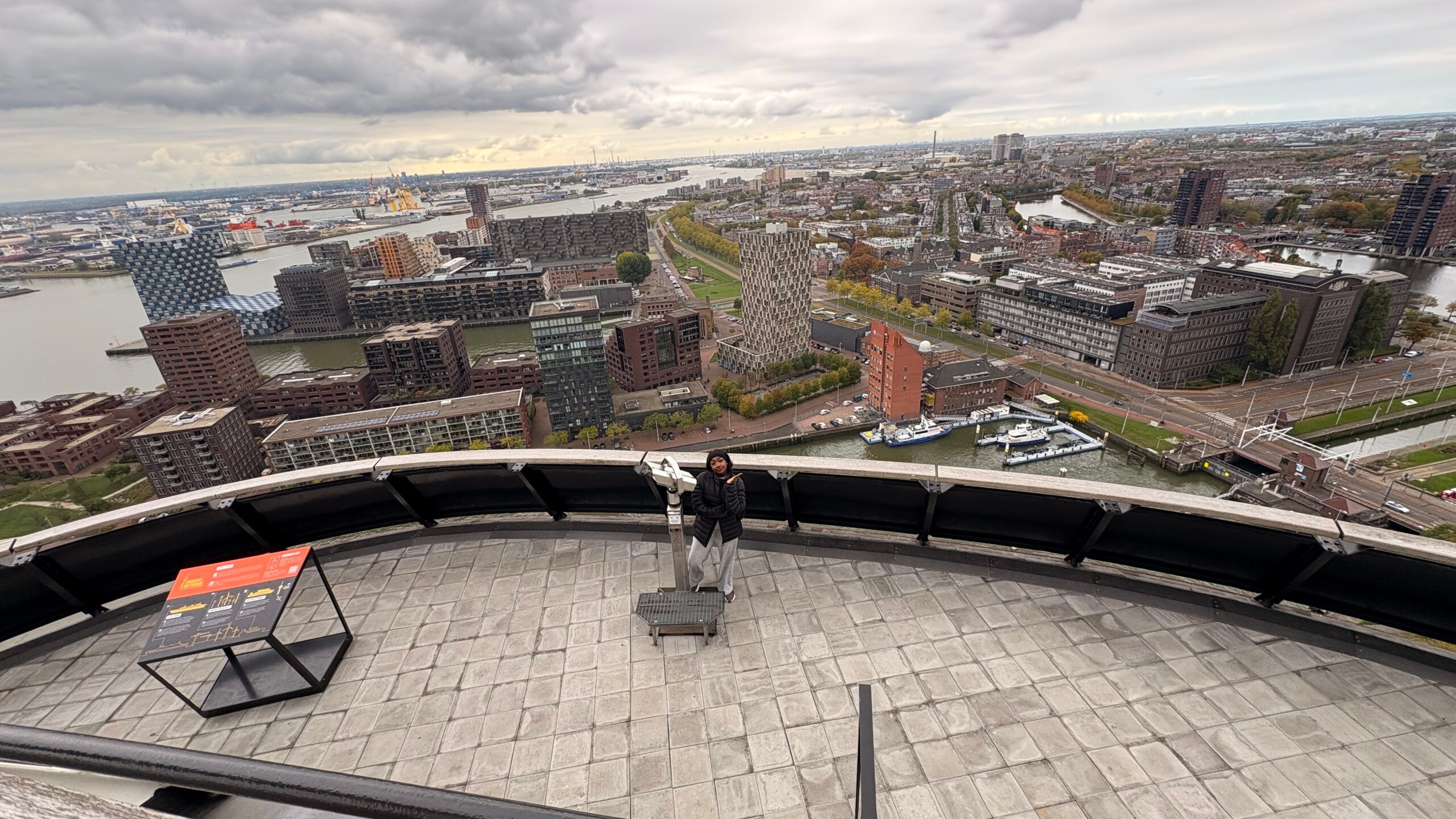 Vertical Rotterdam: A 185-Meter Perspective