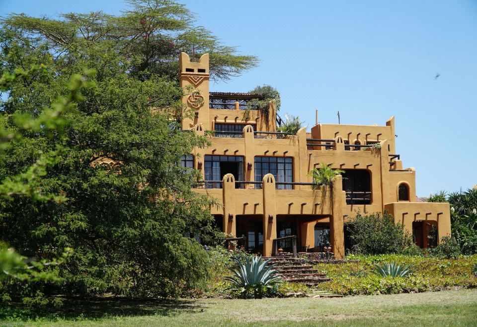 The Earthen Sentinel of Mlolongo