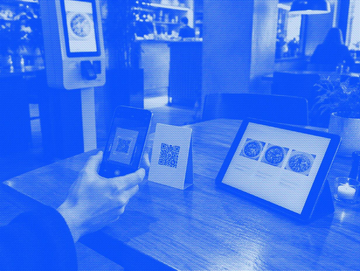 Kiosk, QR code or tabletop tablet: which ordering to add