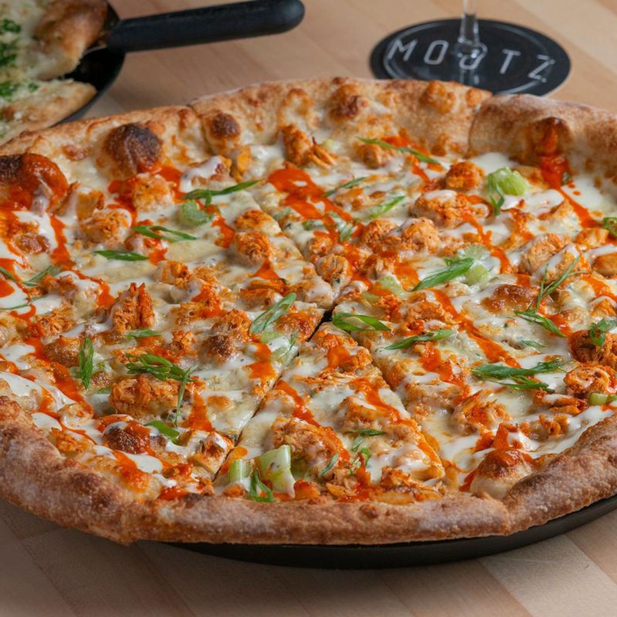 How Mootz Pizzeria + Bar took 734 phone orders in 11 weeks with Maple