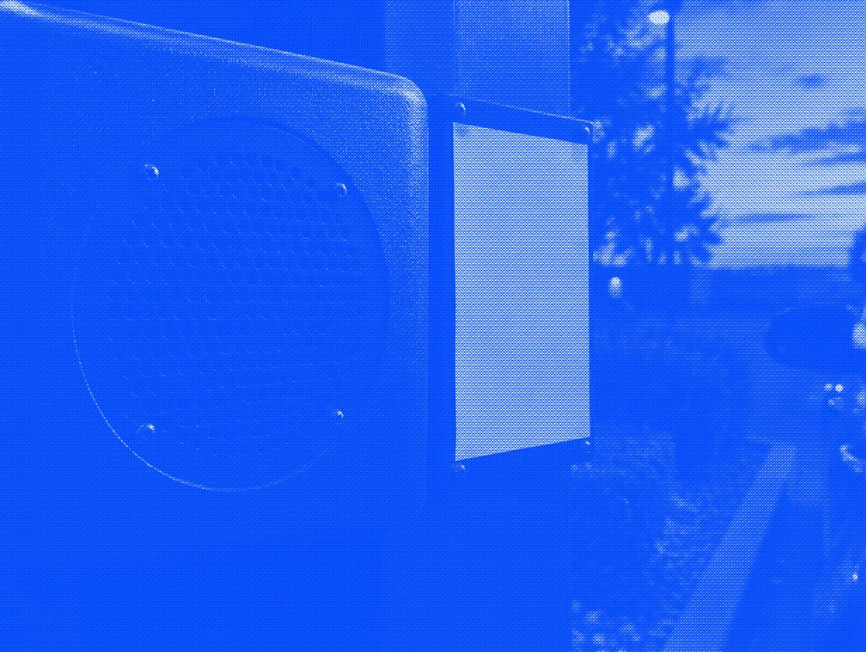 Telling drive-thru guests they are talking to AI: laws, chain practice and sample wording