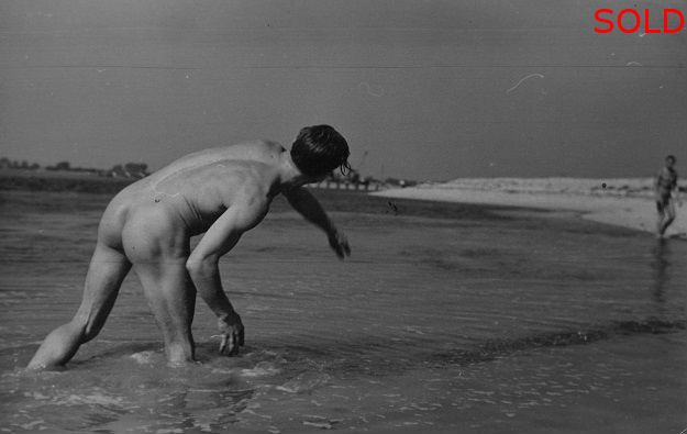 Two male figures one throwing [P37]