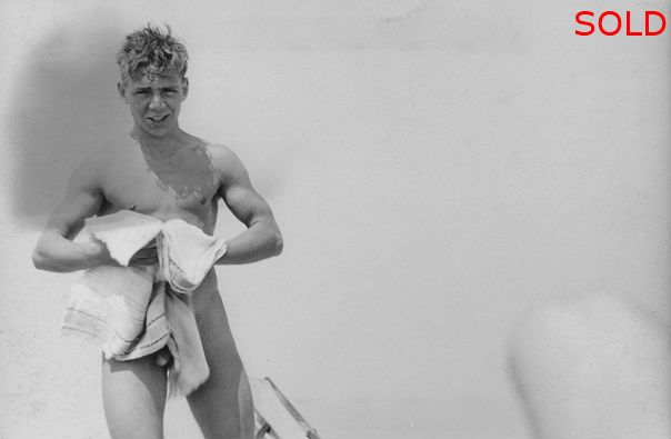 Len with pink discolouration [P40]