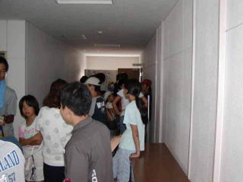 行列のできるお化け屋敷