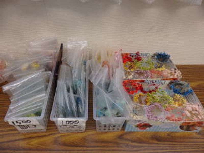 容器や入れる花など♪