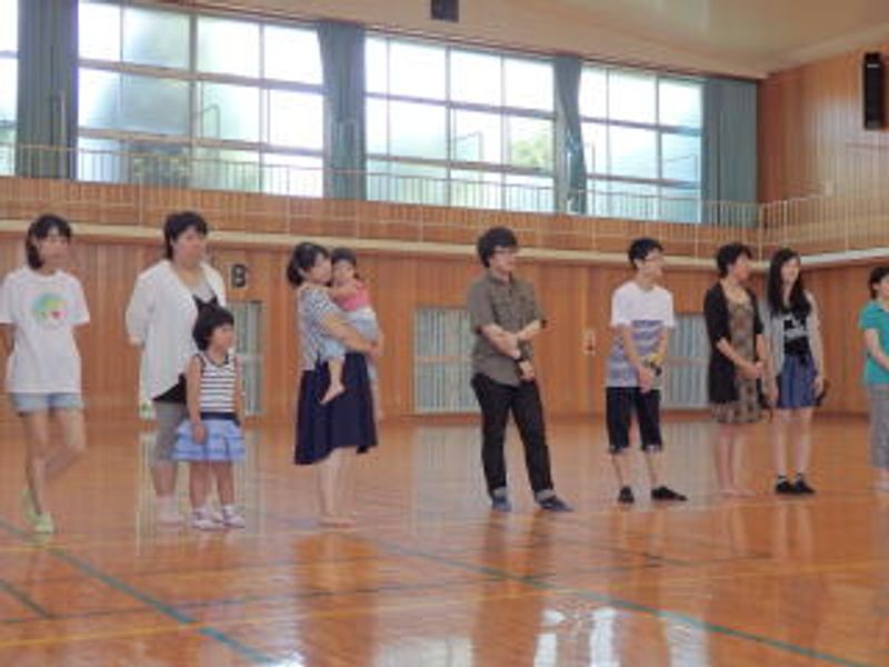 閉 会 式