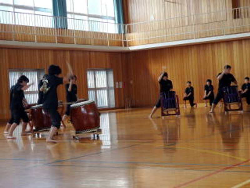オープニングを…