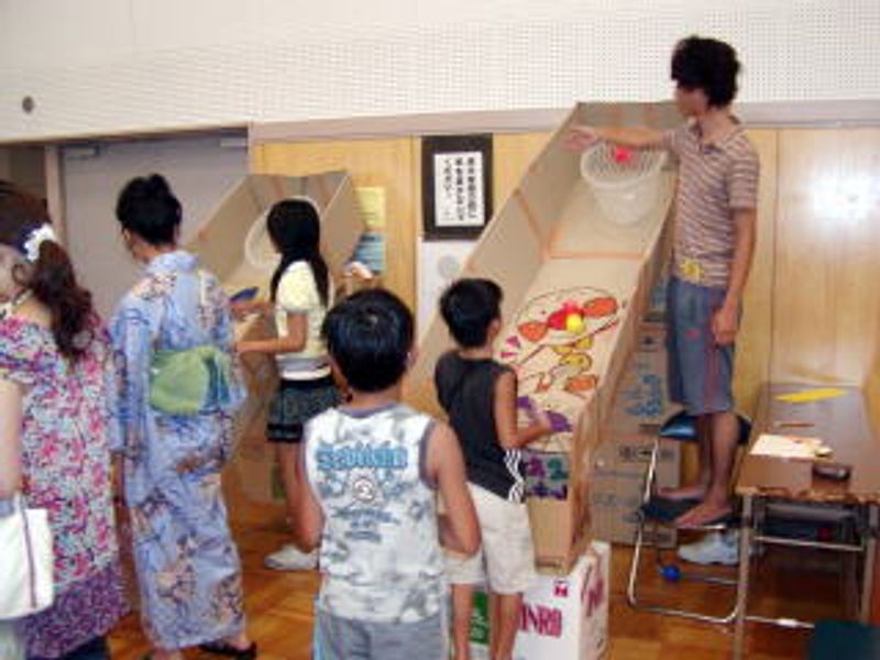 ボール入れゲームです♪
